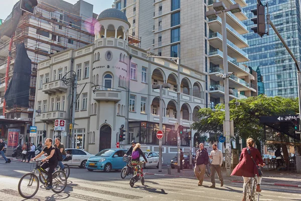 Tel-Aviv - 4 December, 2016: Tel Aviv street city view — Stock Photo, Image