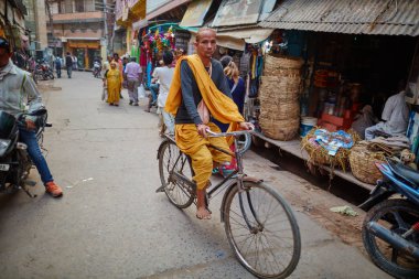 Vrindavan, 22 Ekim 2016: İnsanlar sokakta Vrindavan, 