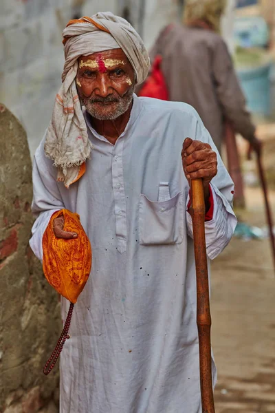 Vrindavan, 22 října 2016: starší muž Vrindavan, až — Stock fotografie