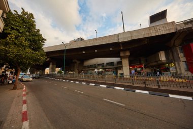 Tel-Aviv - 4 Aralık, 2016: merkez otobüs istasyonu girişinde Tel