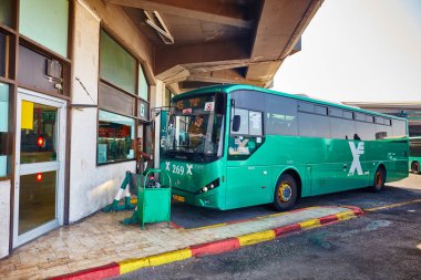 Tel Aviv - 20.04.2017: Egged otobüs park merkez otobüs stati adlı