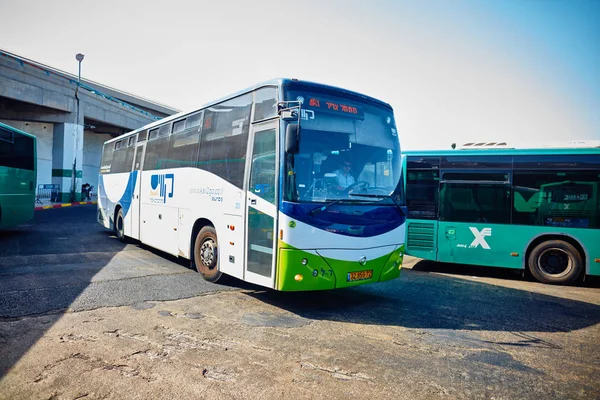 Tel Aviv - 20.04.2017: Egged buses park at the central bus stati — Stock Photo, Image