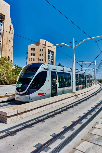 Tel Aviv - 20.04.2017:  Jerusalem city center famous bridge and — Stock Photo, Image