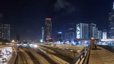  Tel Aviv - 10.06.2017: Ayalon ulaşım Merhaba-yol ve trenler time-lapse video 4k
