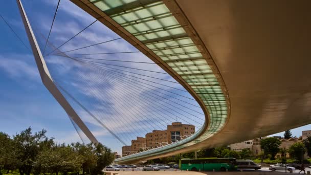 Jerusalem - 20.04.2017: Jerusalem city center berömda bron och transport time-lapse video 4k — Stockvideo