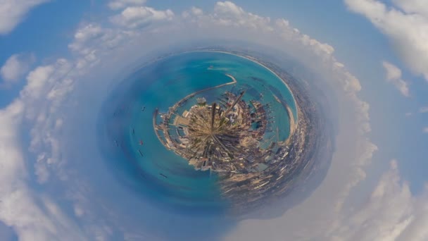 Tiny planet - moln över Industrihamnen time-lapse film — Stockvideo