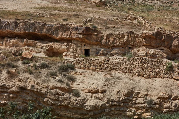 Grotten in welke Christelijke wijzen waar wonen in het verleden, Israël — Stockfoto