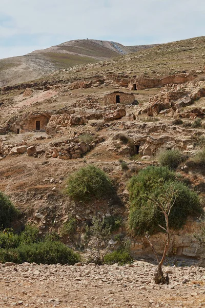 Grutas em que sábios cristãos onde vivem no passado, Israel — Fotografia de Stock