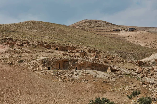 Cuevas en las que los sabios cristianos vivían en el pasado, Israel — Foto de Stock