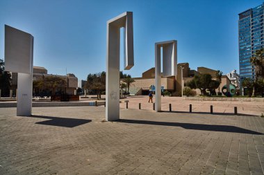 Tel Aviv - 10.02.2017: Tel Aviv Sanat Müzesi dış ve sanat mönü
