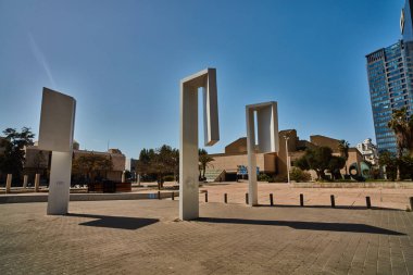Tel Aviv - 10.02.2017: Tel Aviv Sanat Müzesi dış ve sanat mönü