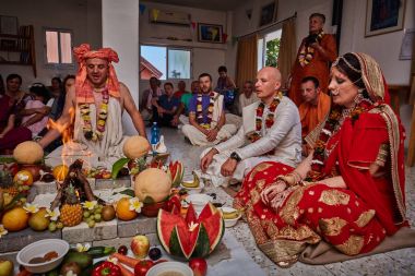 Tel Aviv - 10.05.2017: Vedik geleneksel Hare Krishna ta düğün
