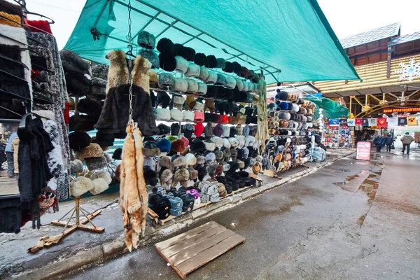 Moskova - 22.04.2017: Izmailovsky Kremlin, Moskova pazarında