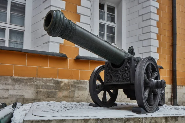 Αρχαίο πόλεμο όπλα στο Κρεμλίνο, Μόσχα — Φωτογραφία Αρχείου