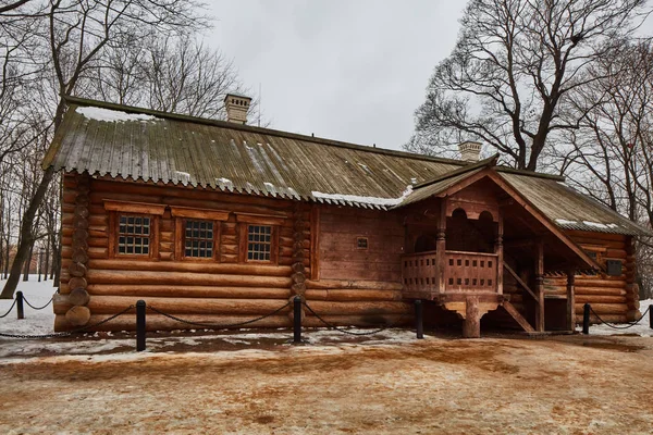 Old Russian wooden house, Kolomenskoe, Moscow — Stock Photo, Image