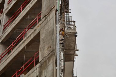 Tel Aviv - 10.06.2017: Tel bir yapıda bina Arap işçiler 