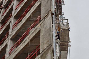 Tel Aviv - 10.06.2017: Tel bir yapıda bina Arap işçiler 