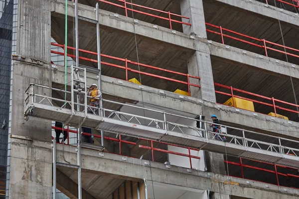 Tel Aviv - 10.06.2017: Tel bir yapıda bina Arap işçiler 