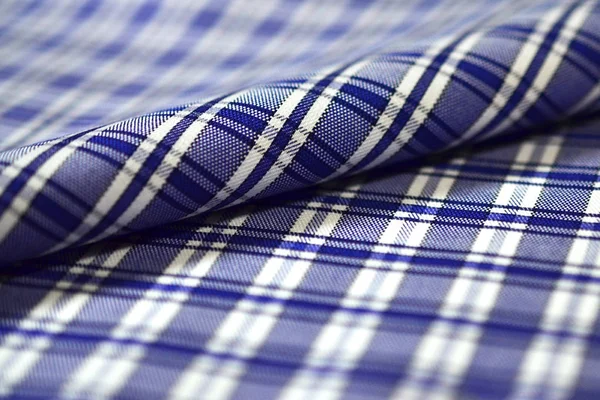 Gros plan rouleau bande bleu foncé et blanc motif scott tissu de — Photo