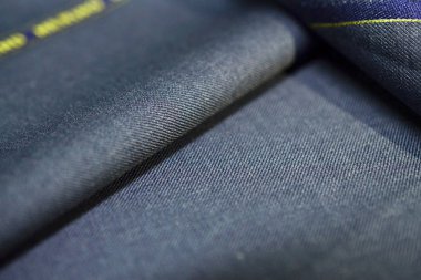 yakın kadar rulo doku mavi gri kumaştan takım elbise