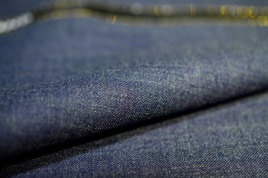 yakın kadar rulo renkten koyu mor mavi kumaş