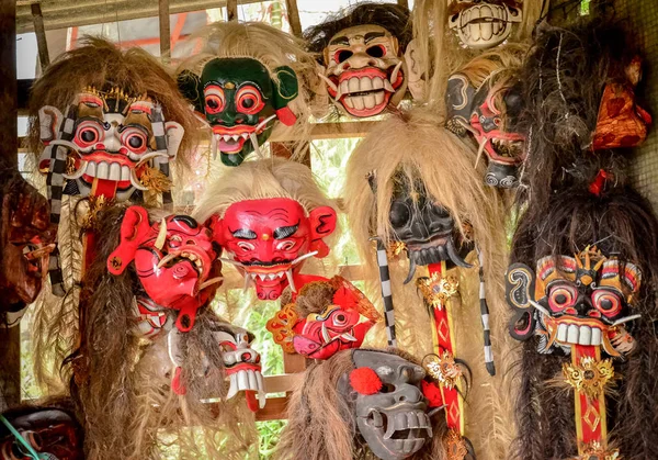 Die Maske Gottes für den Tanz oder die Kunst-Performance-Kultur in Souven — Stockfoto