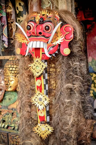 Красная маска бога для танца или искусства перформанса культуры Ба — стоковое фото
