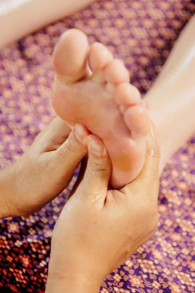 Розслабляючий масаж ніг Стокове Фото