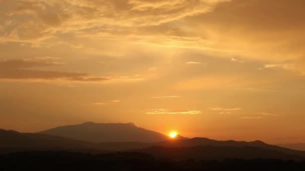 Schöner Zeitraffer bei Sonnenuntergang — Stockvideo