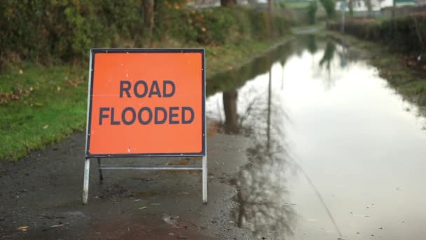 Señal inundada de carretera — Vídeos de Stock