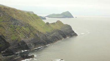 İrlanda etkileyici kayalıklarla
