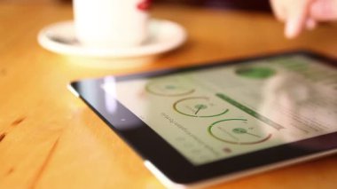 işadamı tablet kullanma