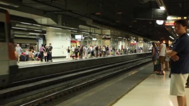 Şehir tren kullanarak yolcu 