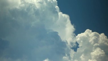 Mavi gökyüzü bulutlar timelapse