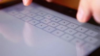 işadamı tablet kullanma