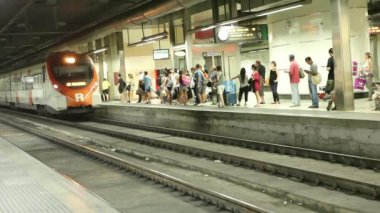 Şehir tren kullanarak yolcu 