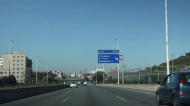 Şehir sokaklarda araba araba