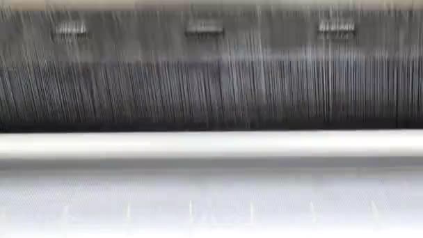 Robots y máquinas de fábricas textiles — Vídeo de stock