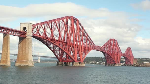 Puente de Forth en Escocia — Vídeo de stock