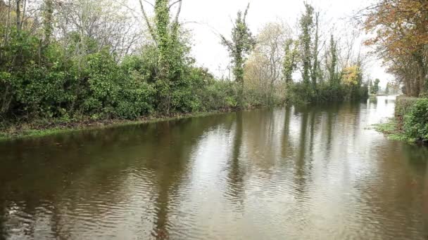 Route fermée inondée après la tempête — Video