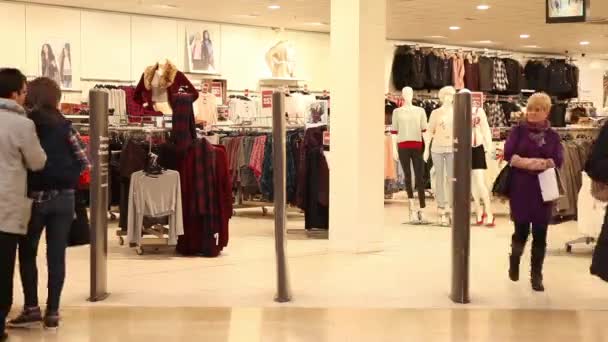 クリスマス前にショッピングの人々 の時間の経過 — ストック動画