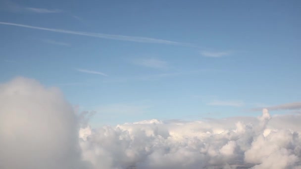 Vista aérea de las nubes desde el avión — Vídeo de stock