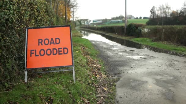 Road flooded sign — Stock Video