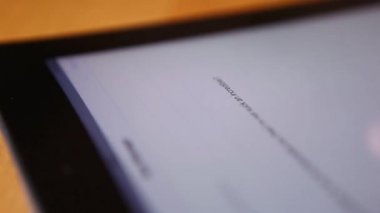 işadamı tablet kullanma