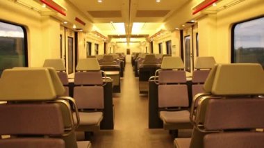 İçinin boş tren 
