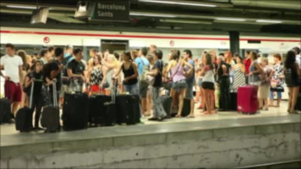 Pasajeros que utilizan el tren urbano — Vídeos de Stock