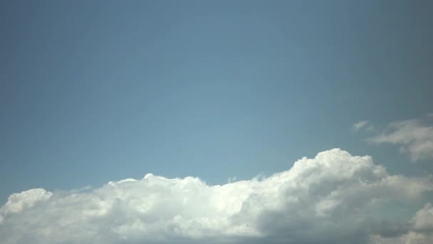 Céu azul nuvens timelapse — Vídeo de Stock