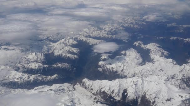 Foto aérea de nubes y montañas — Vídeos de Stock