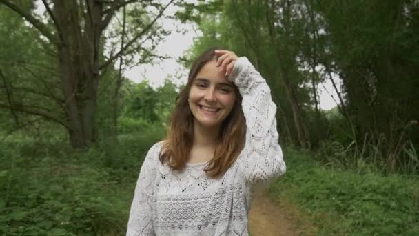 Girl walking in forest — Stock Video