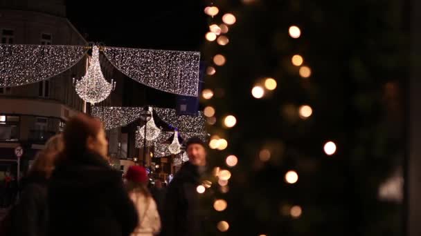 Kerstdecoraties op de straten van Dublin — Stockvideo